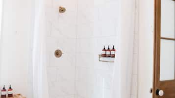 Luxury Suite, 1 King Bed, Balcony, City View (Parlor) | Bathroom shower