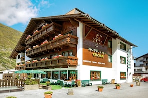 Exterior - Hotel Enzian Apartmenthotel Johannes (Soelden)