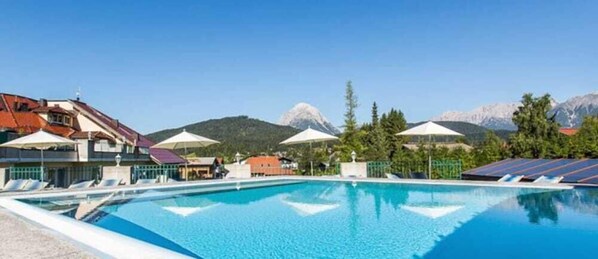 Indoor pool, outdoor pool
