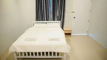 Standard Room, 1 Queen Bed | View from room