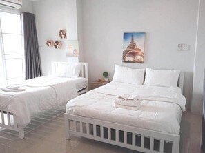 Escritorio, sistema de insonorización, cunas (de pago)