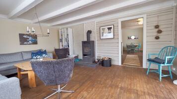 House | Ruang tamu | Pendiangan