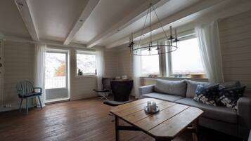 House | Ruang tamu | Pendiangan