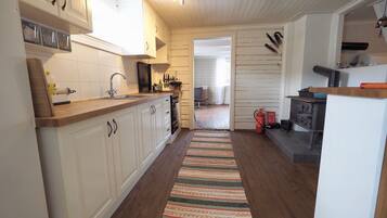 House | Dapur peribadi | Peti sejuk/penyejuk beku saiz penuh, ketuhar, dapur