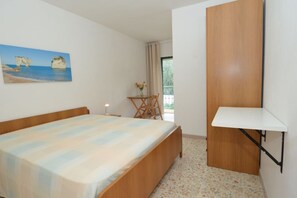 Double or Twin Room, 1 Queen Bed