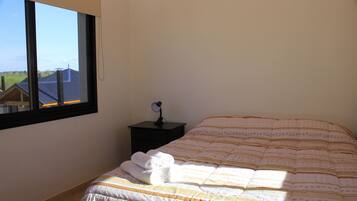 Deluxe House, 3 Bedrooms, Non Smoking, Private Bathroom | Premium bedding, down duvets, memory-foam beds, in-room safe
