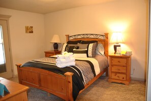 Individuell inredning, unika möbler och strykjärn/strykbräda