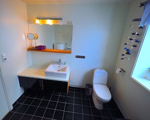 Departamento, vista al mar | Baño | Regadera y toallas 