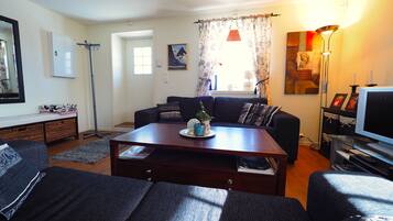 Apartment, Meerblick | Wohnzimmer