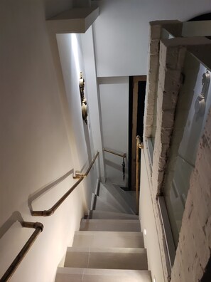 Habitación  doble, 1 cama de matrimonio grande,baño en el loft, accesible mediante escalera | Egyptian cotton sheets, premium bedding, down comforters