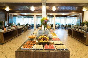 Desayuno bufé gratuito y diario