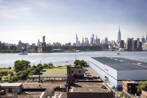 Zimmer, 1 King-Bett | Ausblick vom Zimmer