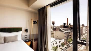 Roomy | Egyptian cotton sheets, premium bedding, in-room safe, desk