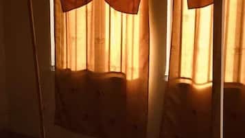 Kamar Double Comfort, 1 Tempat Tidur Double, Bebas Asap Rokok | Selimut bulu angsa dan didekorasi berbeda-beda