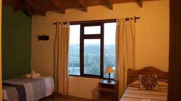 Quarto duplo superior | Wi-Fi de cortesia, roupa de cama