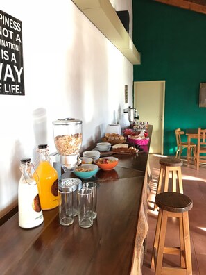 Colazione a buffet inclusa, servita tutte le mattine 