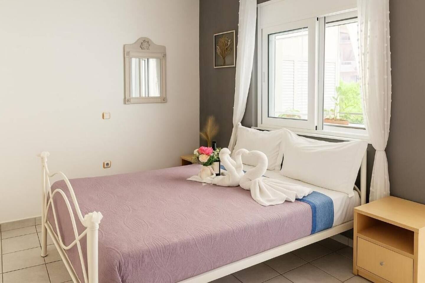 Quarto casal clássico, 1 cama Queen, para não fumantes | Roupas de cama de algodão egípcio, roupas de cama premium, frigobar