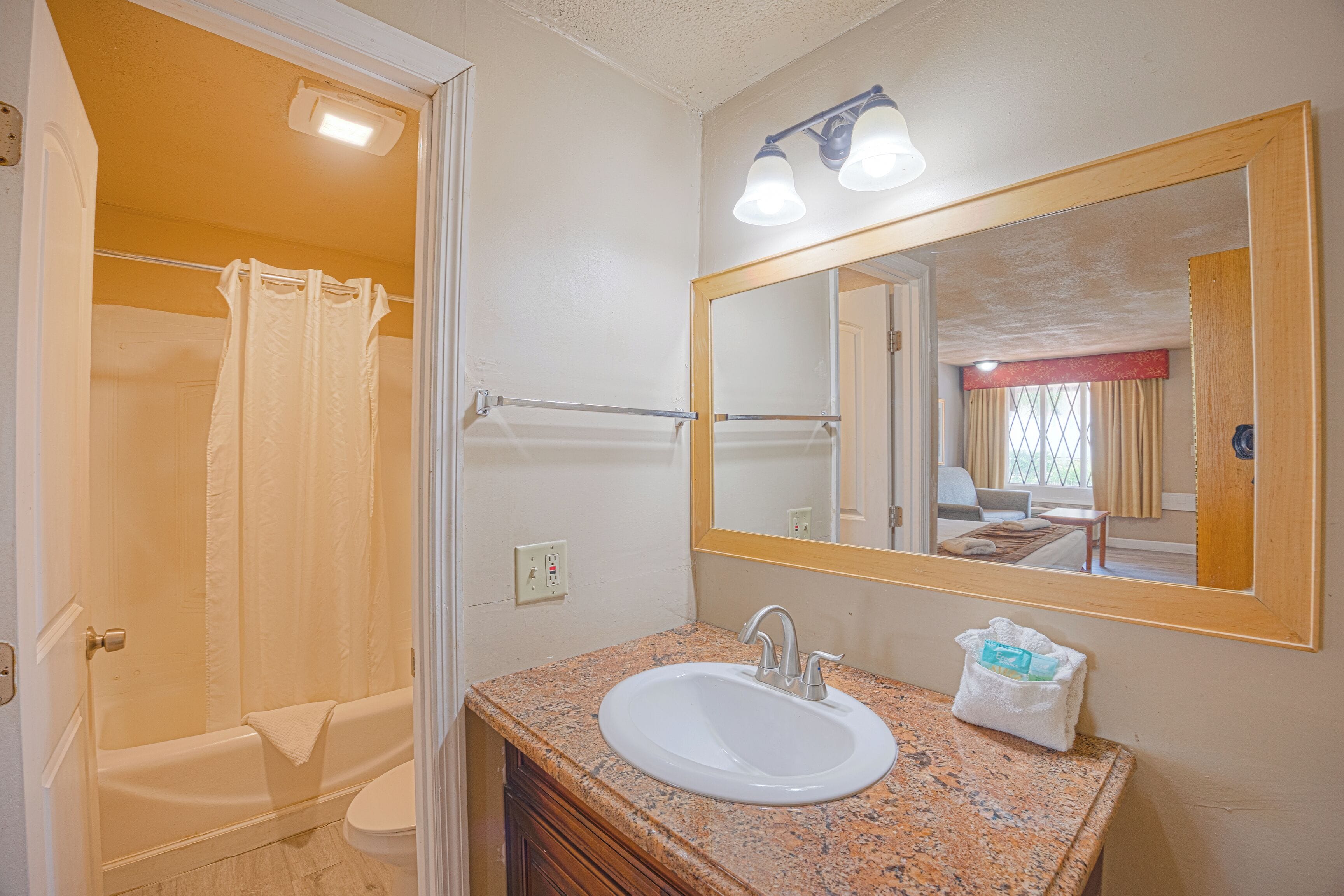 Photo - Liberty Inn and Suites Kissimmee near Disney World