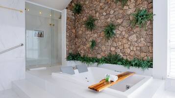 Presidential-Suite | Eigener Whirlpool