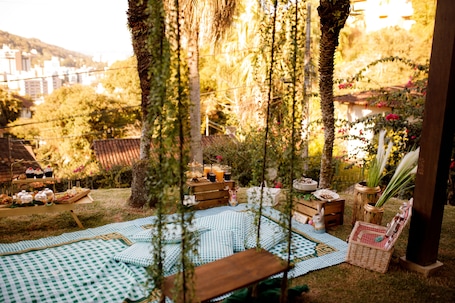 Área de parrillas y picnic