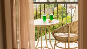 Prestige with Ofurô | Hochwertige Bettwaren, Minibar, Zimmersafe, individuell dekoriert