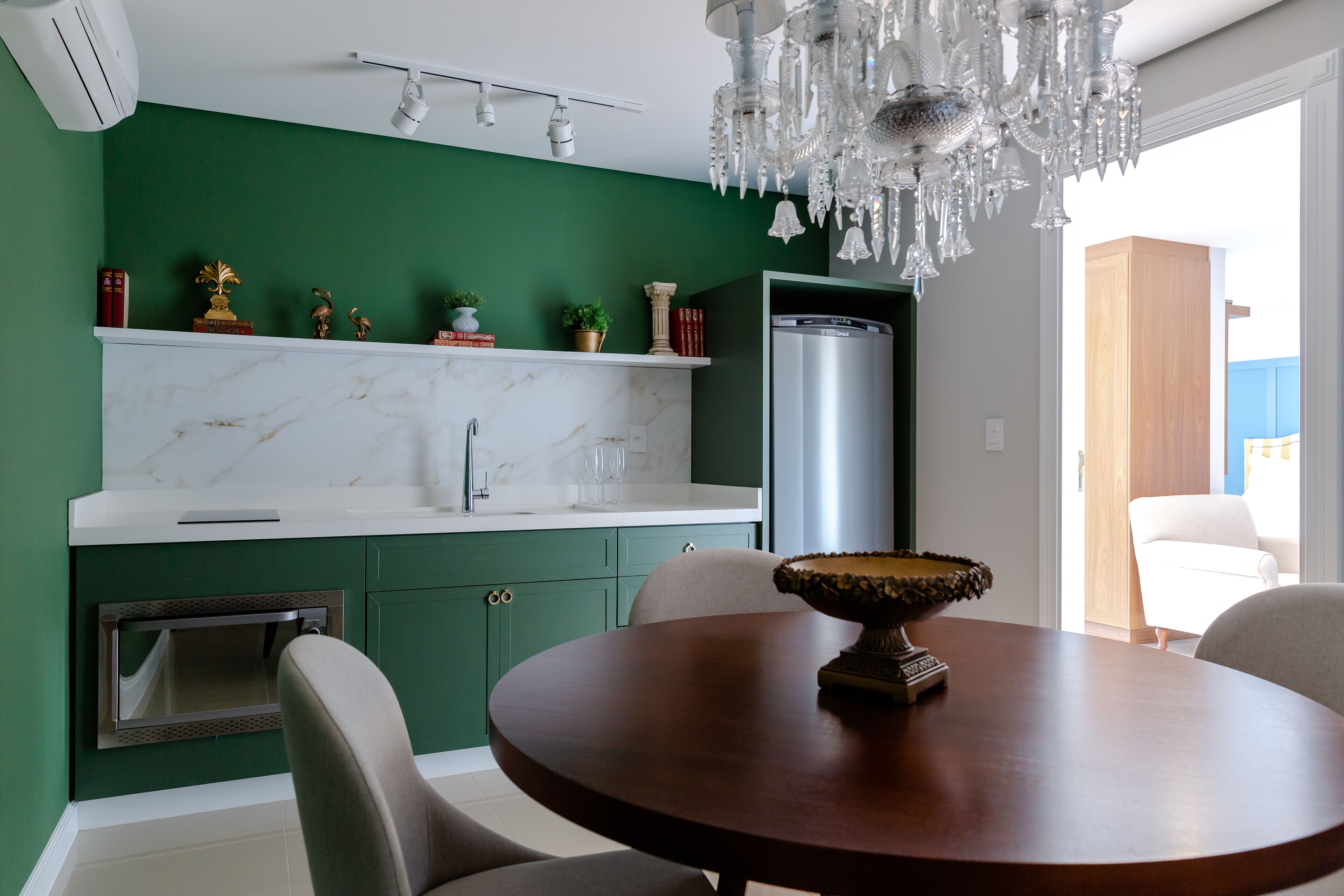 pool flat ambar | living area | 50-inch smart tv with premium tv channels, tv, netflix