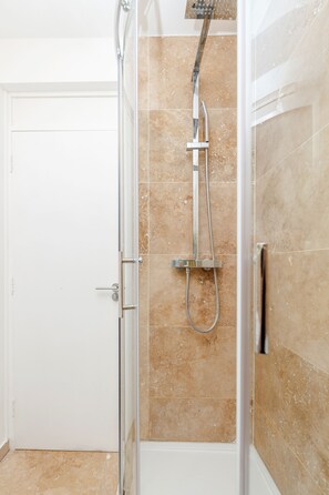 Douche de la salle de bain