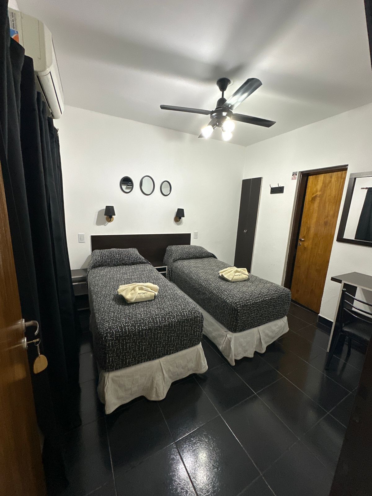 Basic-Zweibettzimmer, 2 Einzelbetten, Nichtraucher | Zimmersafe, Schreibtisch, Bügeleisen/Bügelbrett, kostenloses WLAN