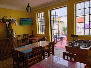 Free daily continental breakfast - Ecopackers Hostel Lima (Lima)