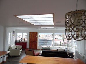 Free daily continental breakfast  - Xalpen B&B (Natales)