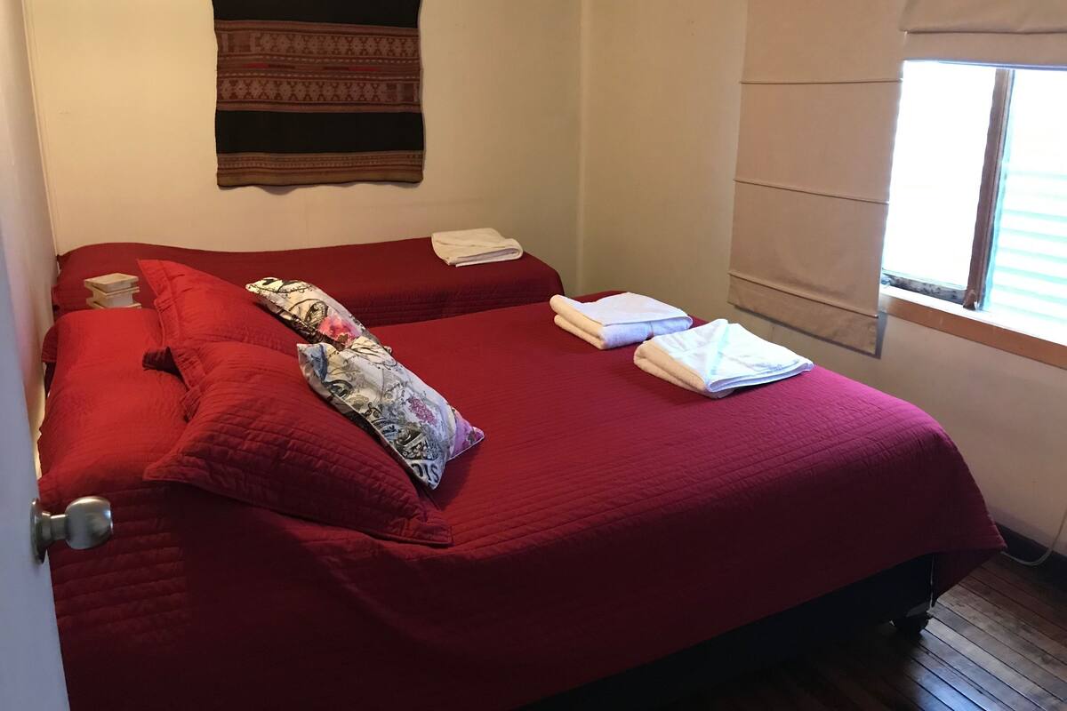 WiFi (free), bed sheets