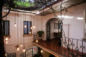 Master Suite Balcony 02 | 门厅