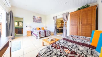 Deluxe Studio Suite | Interior detail