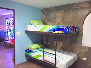 Dortoir Partagé Confort, non-fumeurs (Single Bed - Cancún) | Draps italiens Frette, ameublement personnalisé, rideaux occultants