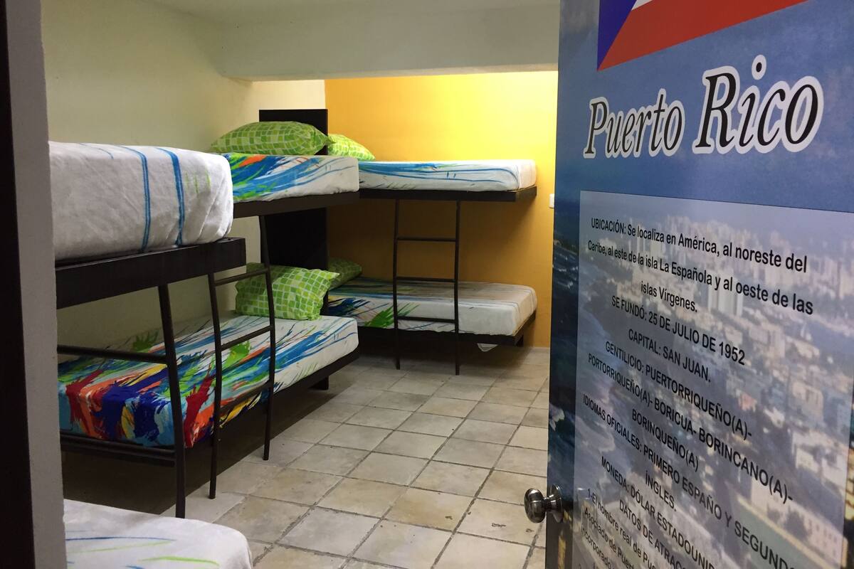 Dortoir Partagé Confort, non-fumeurs (Single Bed - Puerto Rico) | Draps italiens Frette, ameublement personnalisé, rideaux occultants