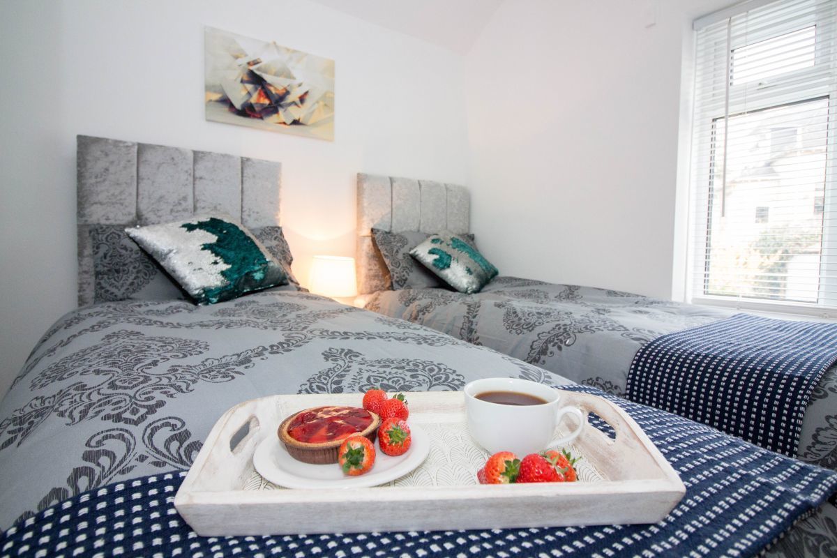 3 bedrooms, individually decorated, individually furnished