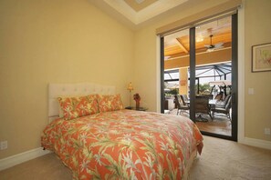 Luxury House, 3 Bedrooms, Private Pool, Canal View (3.5 Bathrooms) | Iron/ironing board, free WiFi, bed sheets - House Sunshine by Vacationhit (Cape Coral)