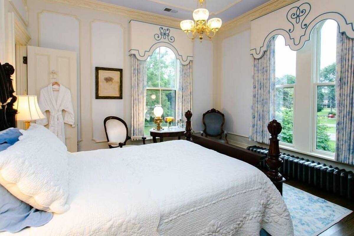 Double Room, Ensuite, Garden View (The Jane Robbins Room)