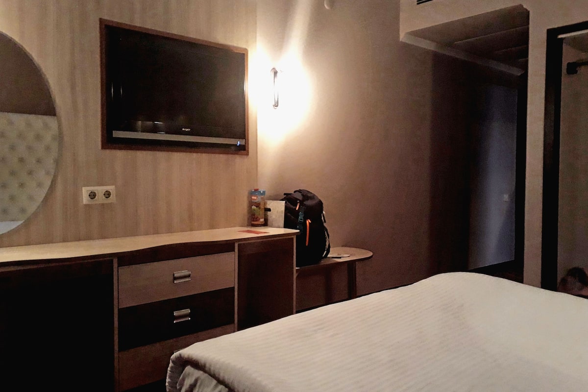 Premium bedding, minibar, in-room safe, desk