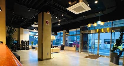 Renaissance Hotel - Hostel