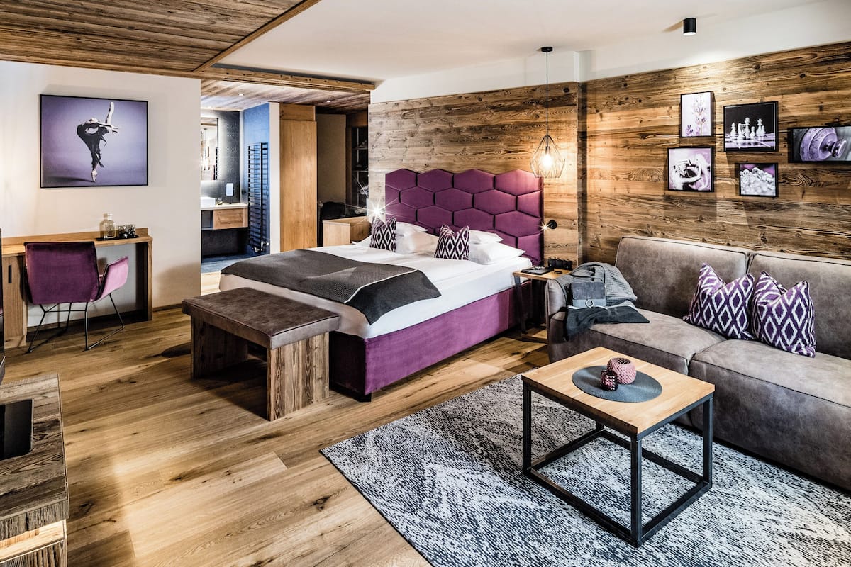 Design Suite, Garden View | 2 bedrooms, hypo-allergenic bedding, minibar, in-room safe