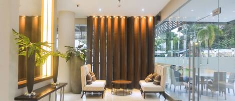 Sala de estar en el lobby