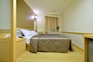 Basic Double Room, 1 Bedroom - Ing Wang Hotel (Tainan)