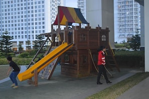 Children’s play area – outdoor