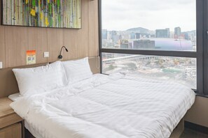 Deluxe Double Room, 1 Bedroom, Sea View | Free WiFi, bed sheets, wheelchair access - MIJ (KAI TAK) HOTEL (Kowloon)