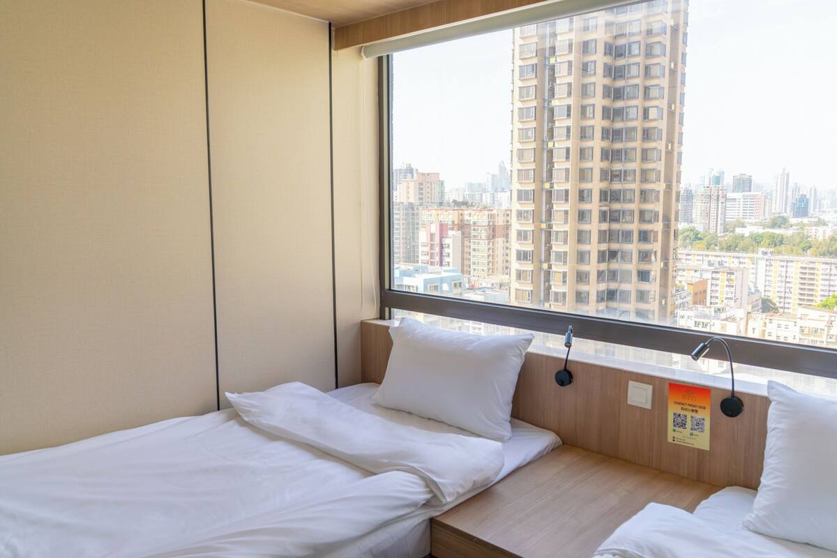 高級雙人或雙床房 | 免費無線上網、床單
