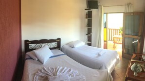 Suite | Desk, rollaway beds (surcharge), WiFi (free), individually decorated - Refúgio Dos Palmares (São Bento do Sapucaí)