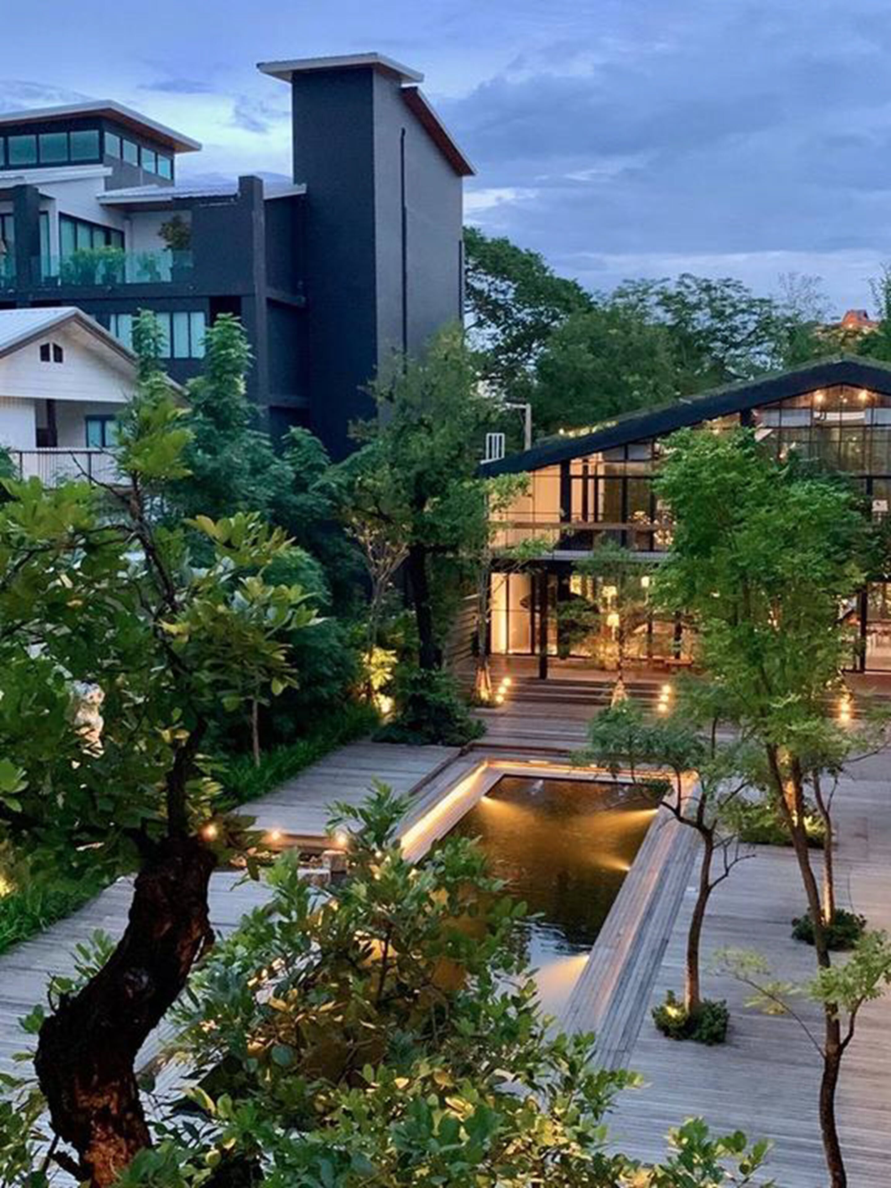 Large Room | Garden view