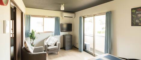 Apartment, 2 Bedrooms | Individually decorated, individually furnished, blackout drapes