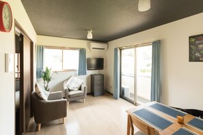 公寓, 2 間臥室 | 獨特設計、獨特裝修、遮光窗簾/窗簾、熨斗/熨衫板